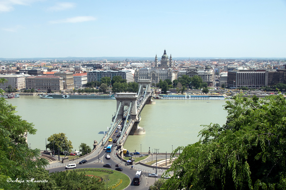 Elisabeth Bridge.