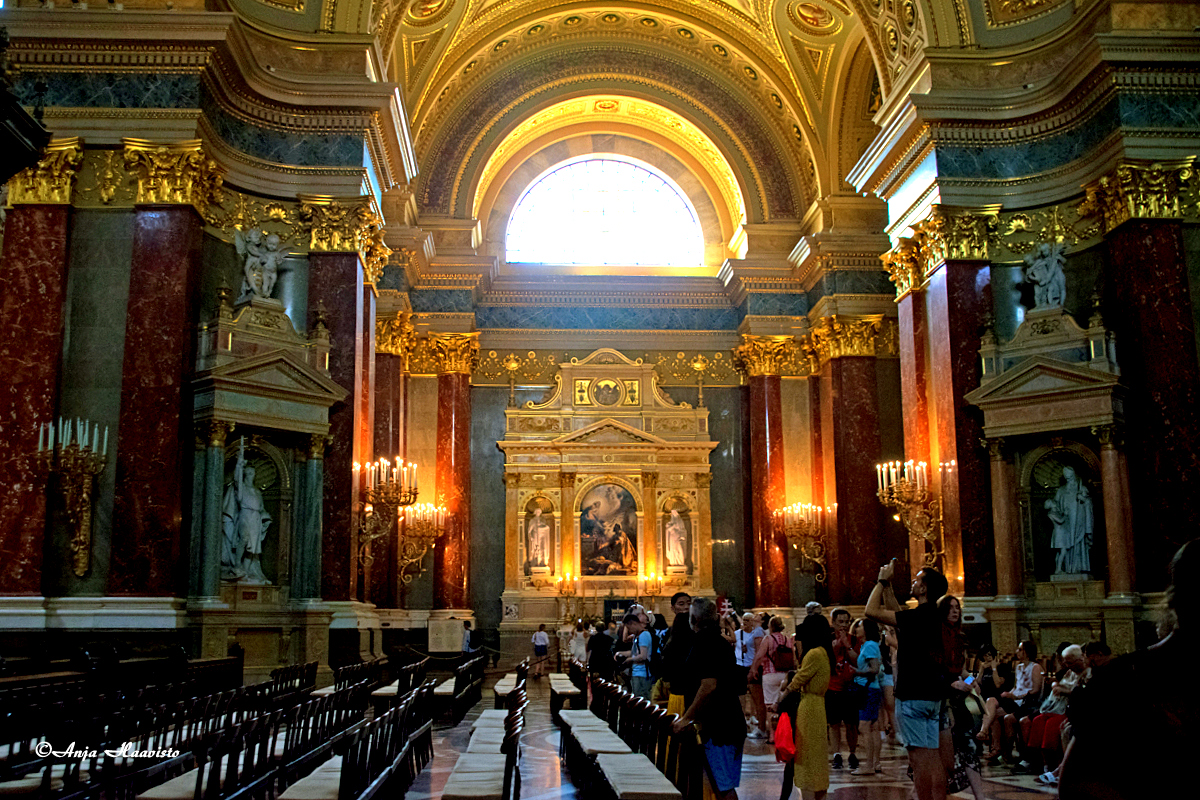 St. Stephèns Church in Budapest.