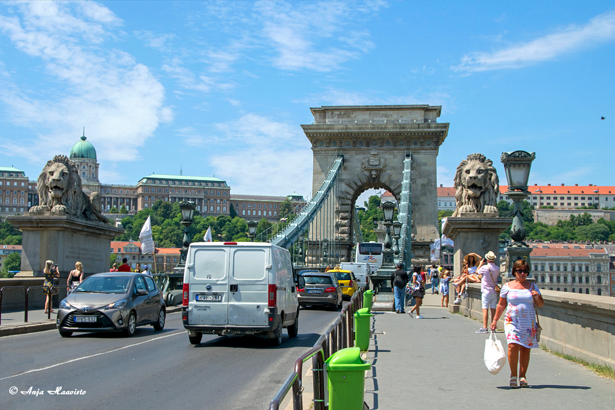 Széchenyi Chain Bridge.